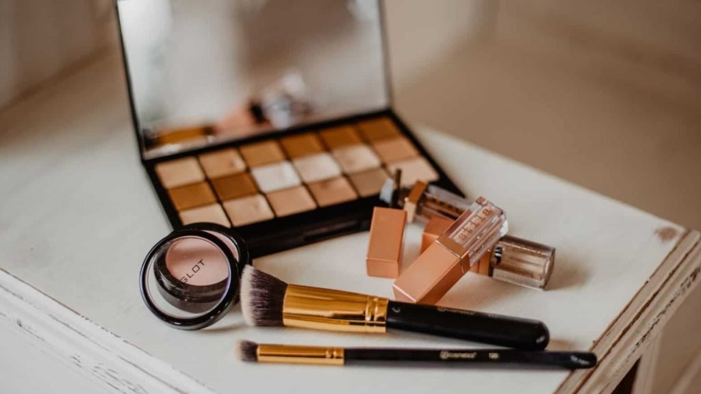 designing unique packaging for your cosmetic brand